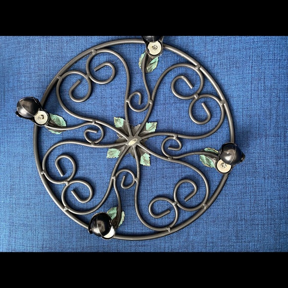 Black metal rolling plant stand. 12 inch diameter - Picture 5 of 8